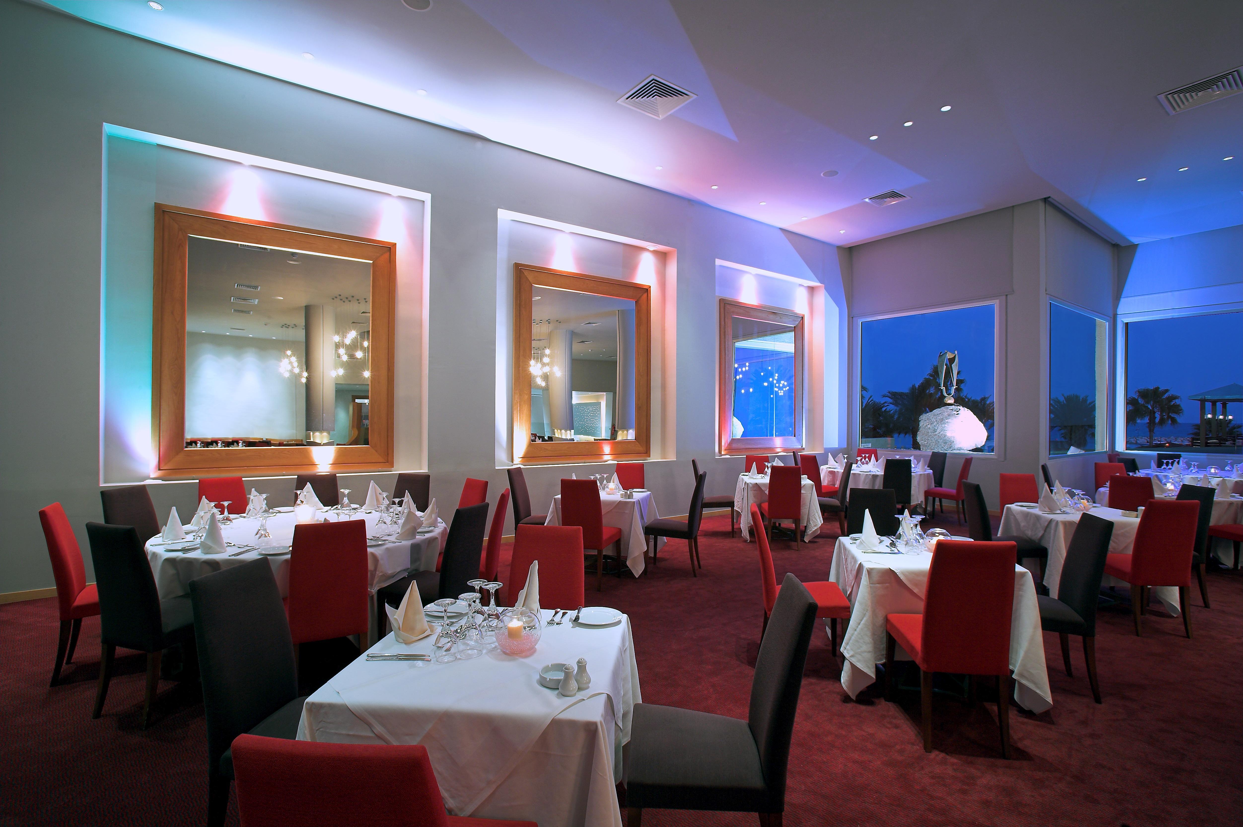 Golden Bay Beach Hotel Larnaca Restaurant foto