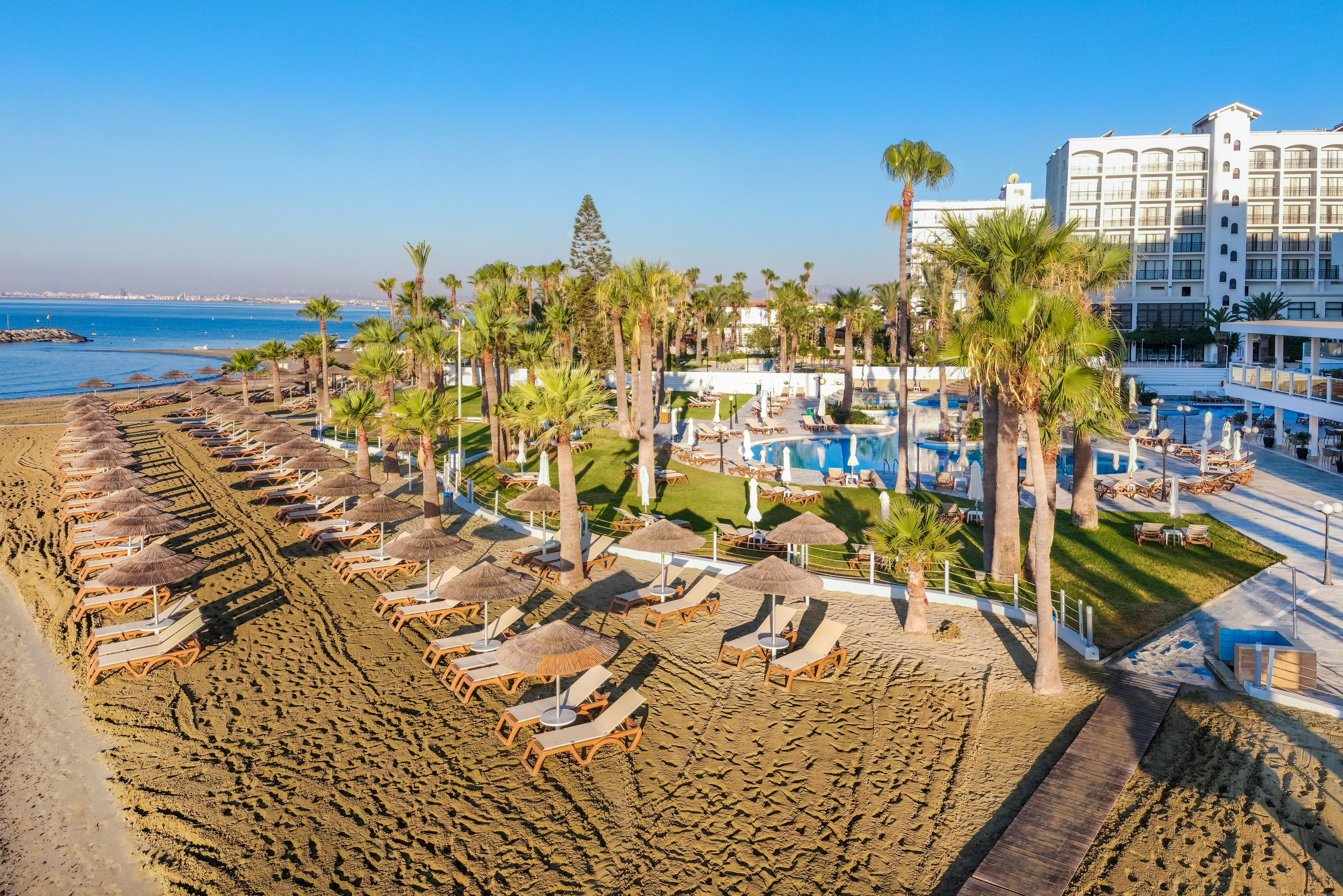 Golden Bay Beach Hotel Larnaca Exterior foto